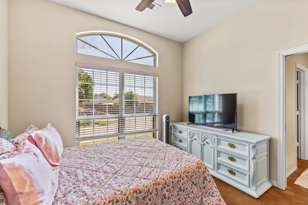 1010 Williams Street Ennis, TX 75119