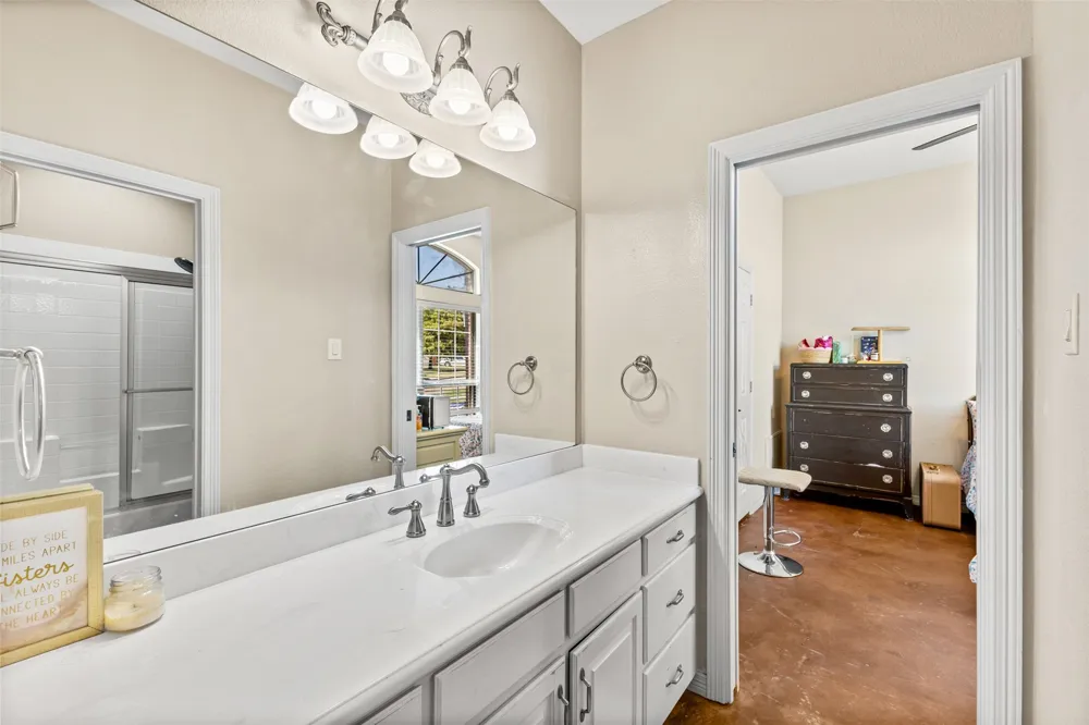 1010 Williams Street Ennis, TX 75119