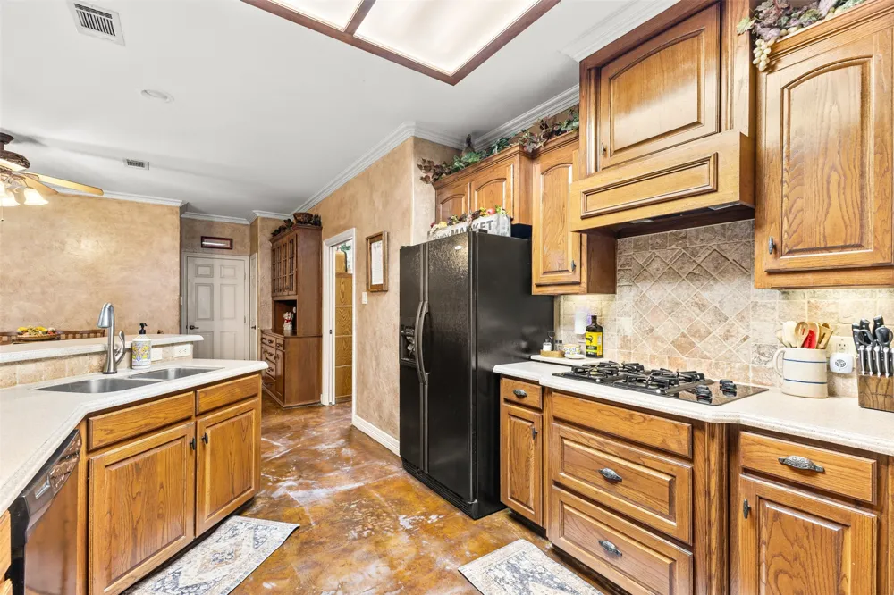1010 Williams Street Ennis, TX 75119
