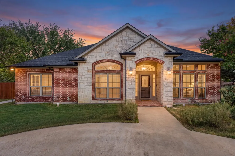 1010 Williams Street Ennis, TX 75119