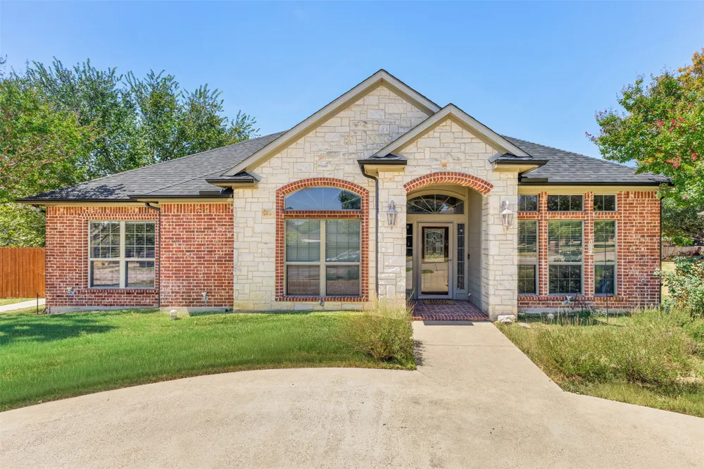 1010 Williams Street Ennis, TX 75119