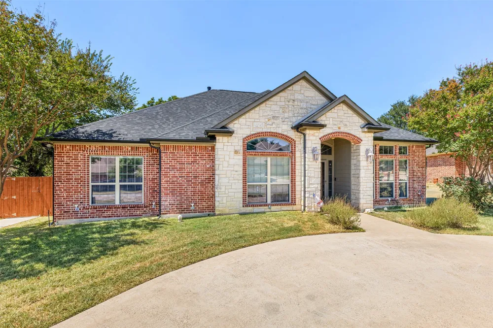 1010 Williams Street Ennis, TX 75119