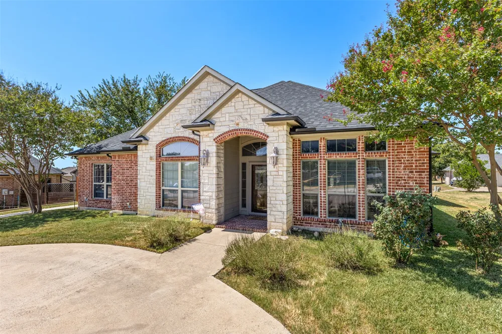 1010 Williams Street Ennis, TX 75119