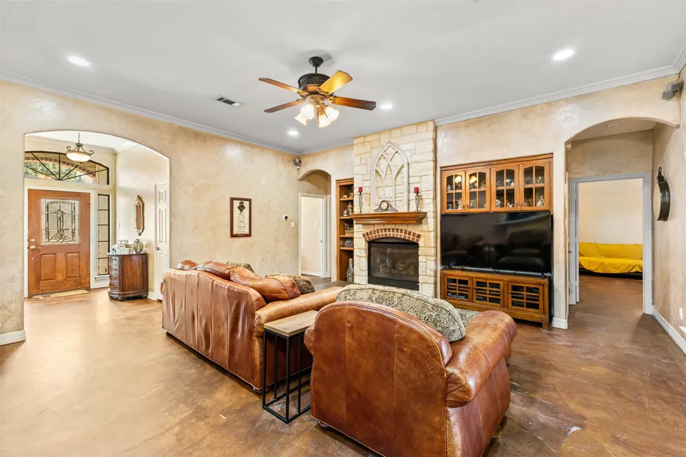 1010 Williams Street Ennis, TX 75119