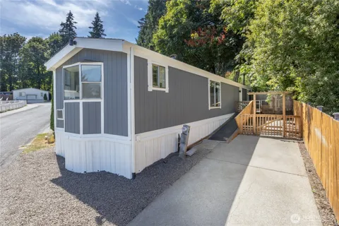 1420 Steele Creek