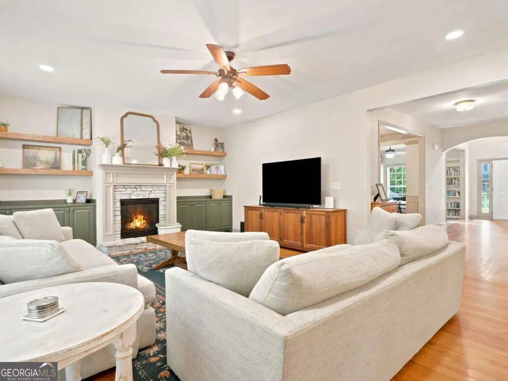 1038 Boxwood LN Canton, GA 30114