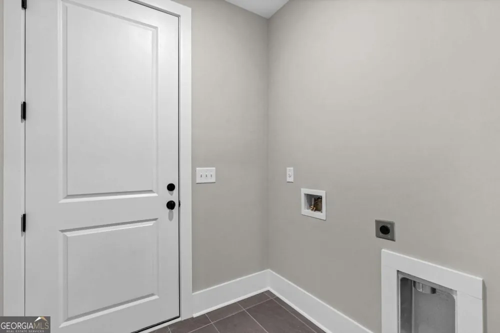 1360 Flora DR Conyers, GA 30094
