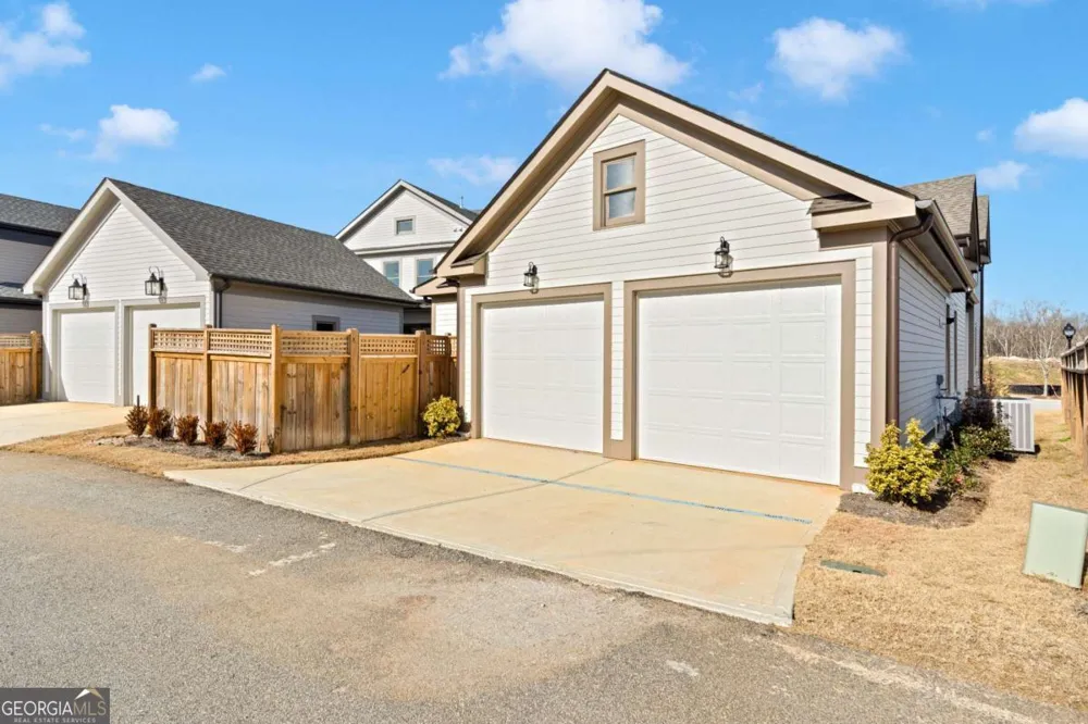 1360 Flora DR Conyers, GA 30094