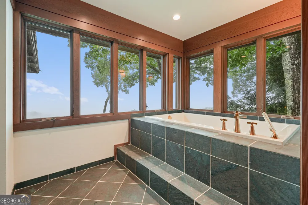 202 Sanderlin Mountain DR N Big Canoe, GA 30143