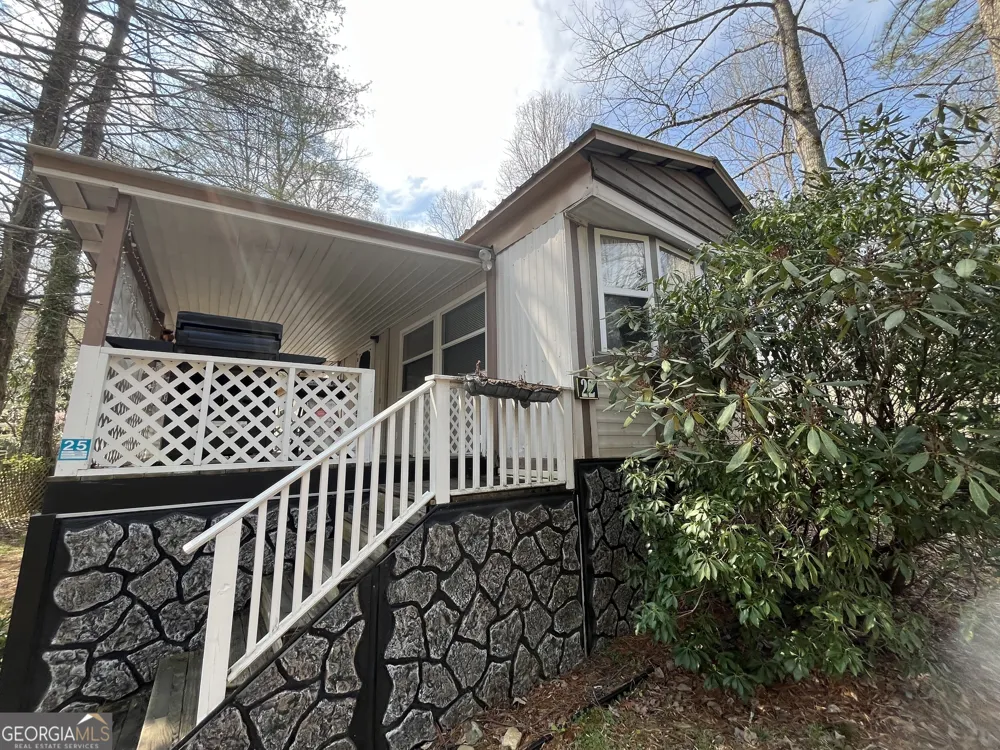 22 Leisure Woods CIR Hiawassee, GA 30546