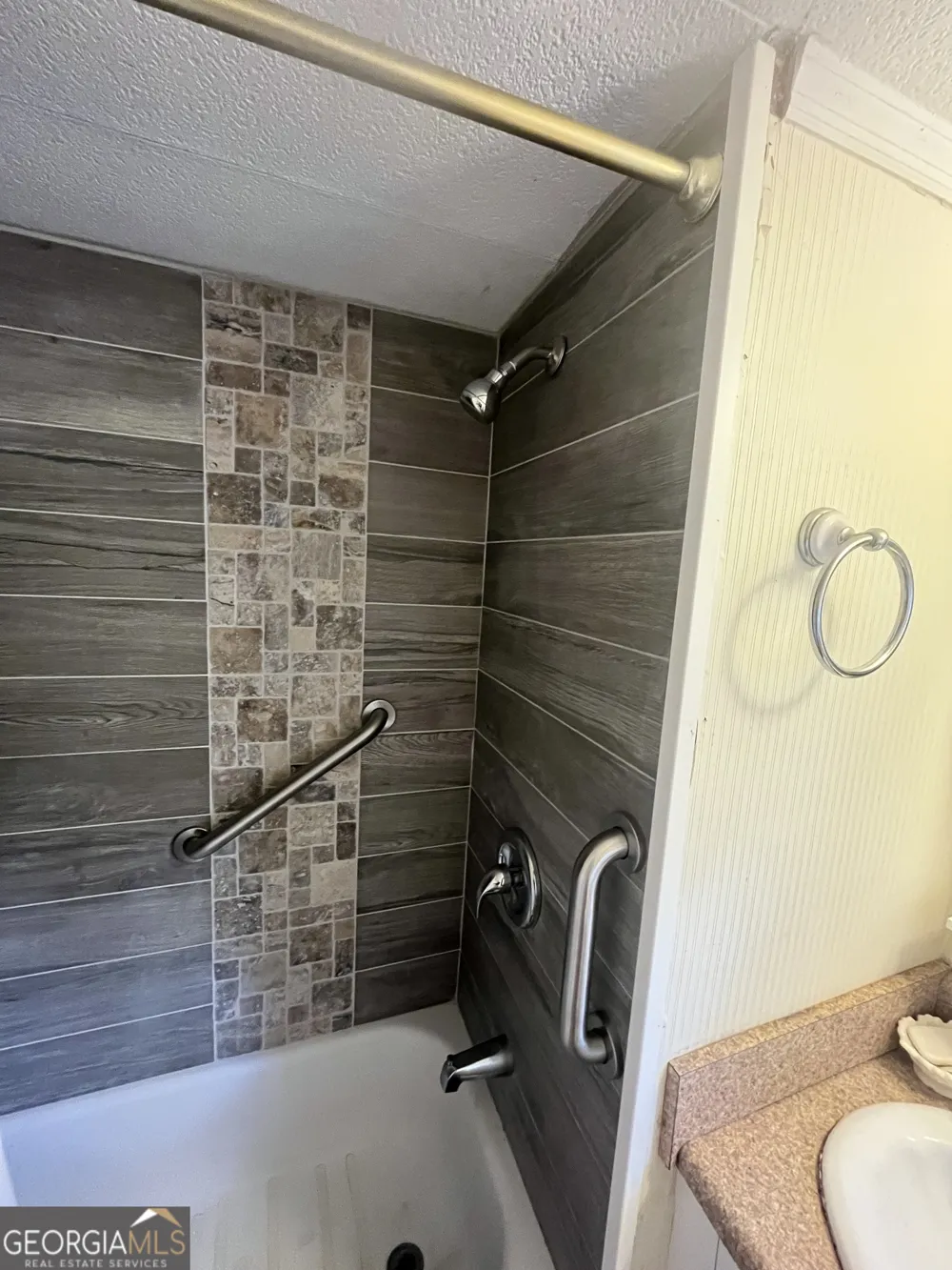 22 Leisure Woods CIR Hiawassee, GA 30546