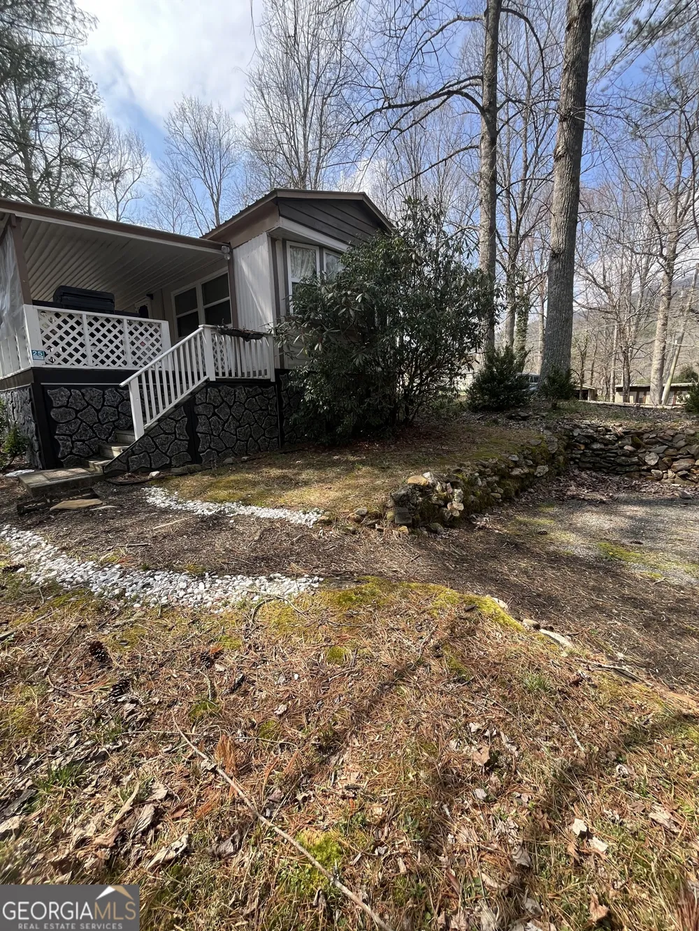 22 Leisure Woods CIR Hiawassee, GA 30546
