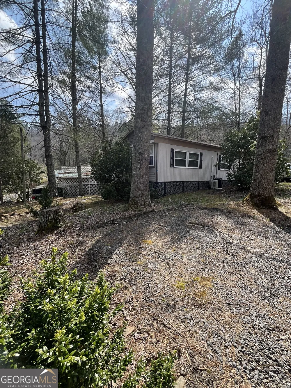 22 Leisure Woods CIR Hiawassee, GA 30546