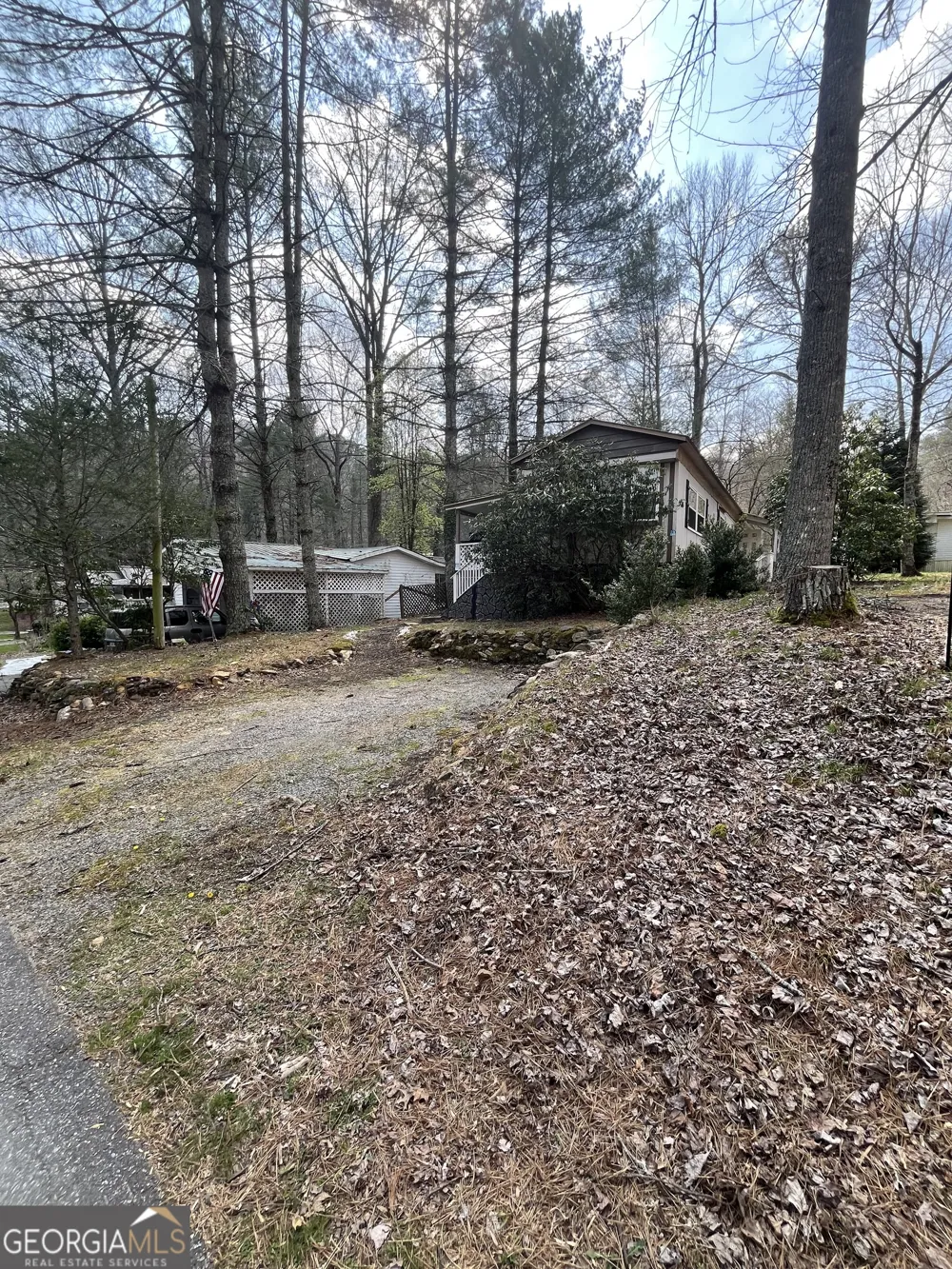 22 Leisure Woods CIR Hiawassee, GA 30546