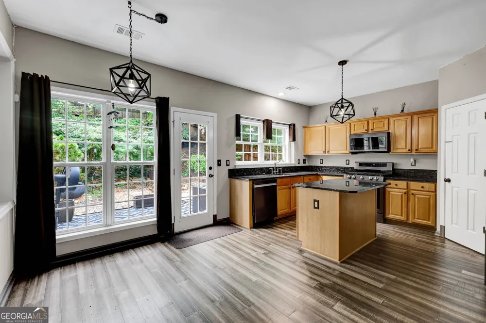 169 Eastham CT Suwanee, GA 30024
