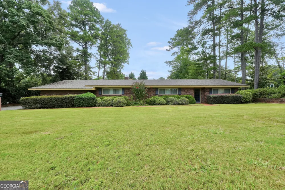 104 Woodlawn PL Thomaston, GA 30286