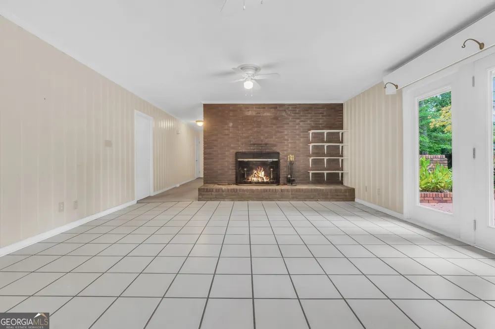 104 Woodlawn PL Thomaston, GA 30286