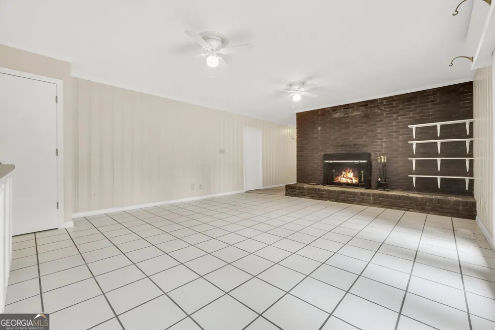 104 Woodlawn PL Thomaston, GA 30286