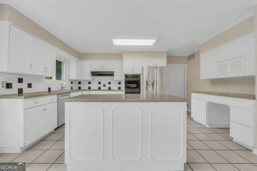 104 Woodlawn PL Thomaston, GA 30286