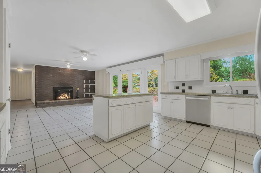 104 Woodlawn PL Thomaston, GA 30286