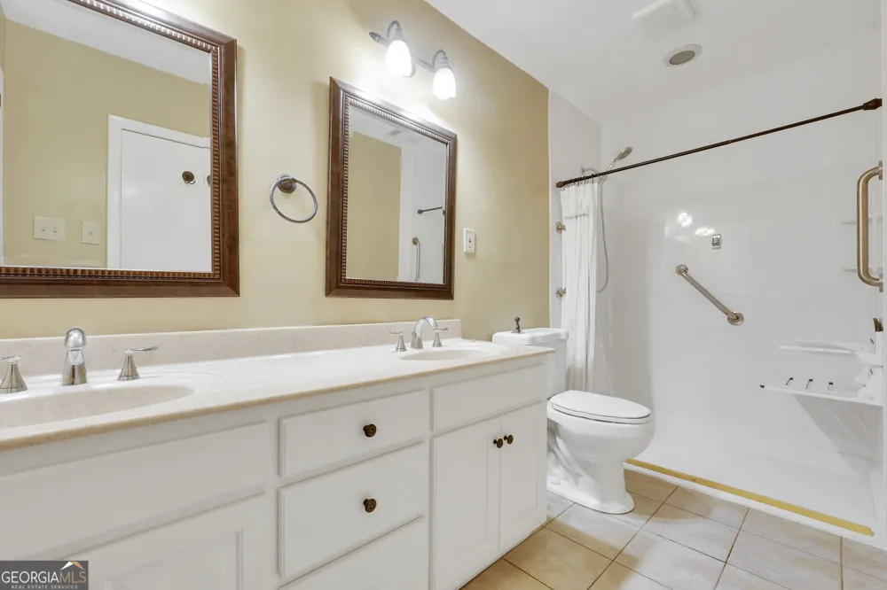 104 Woodlawn PL Thomaston, GA 30286