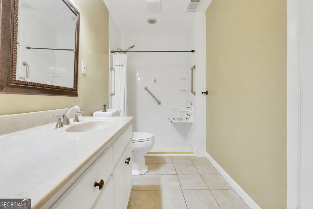 104 Woodlawn PL Thomaston, GA 30286