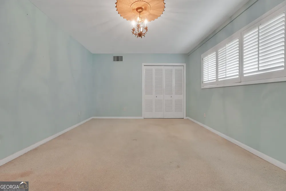 104 Woodlawn PL Thomaston, GA 30286