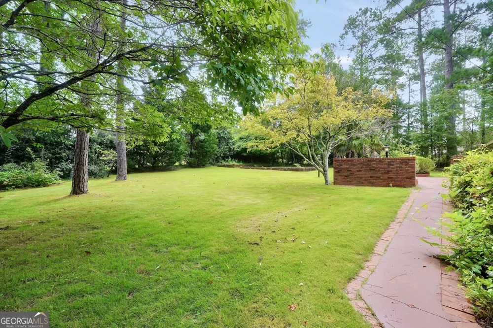 104 Woodlawn PL Thomaston, GA 30286