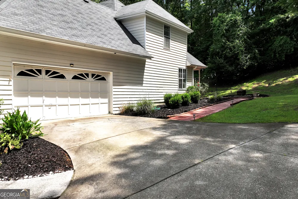 4130 Lake DR Loganville, GA 30052