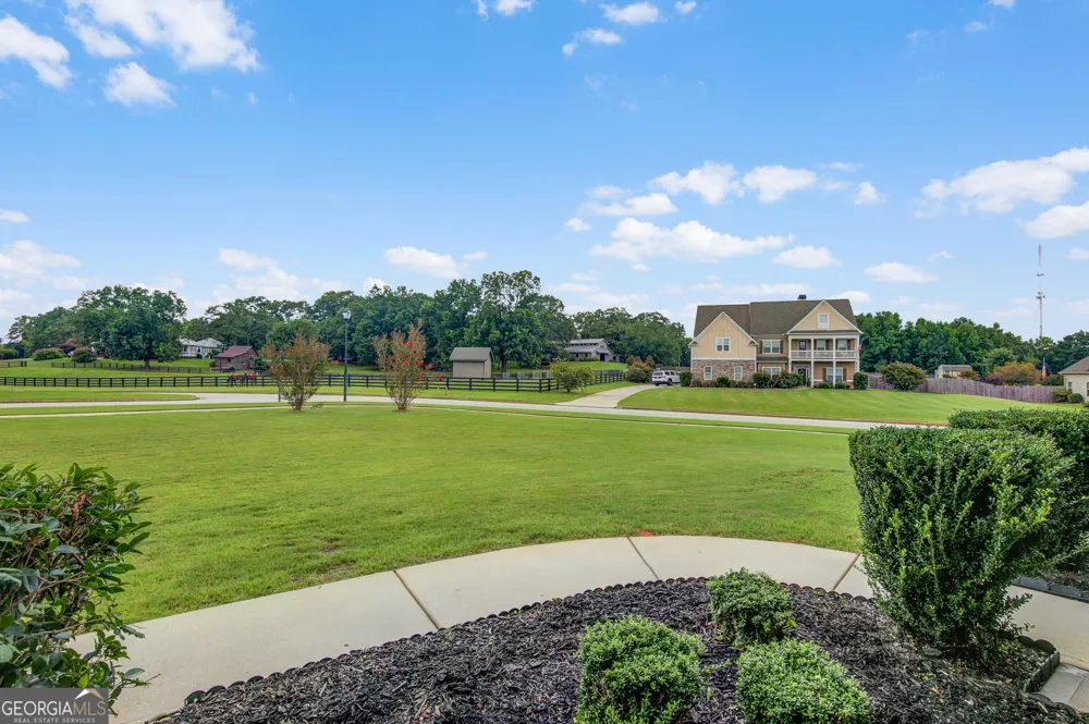 14 Palomino CT Newnan, GA 30265