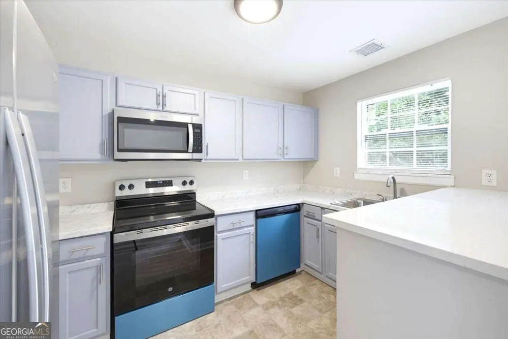 5612 Pine Gate DR Atlanta, GA 30349