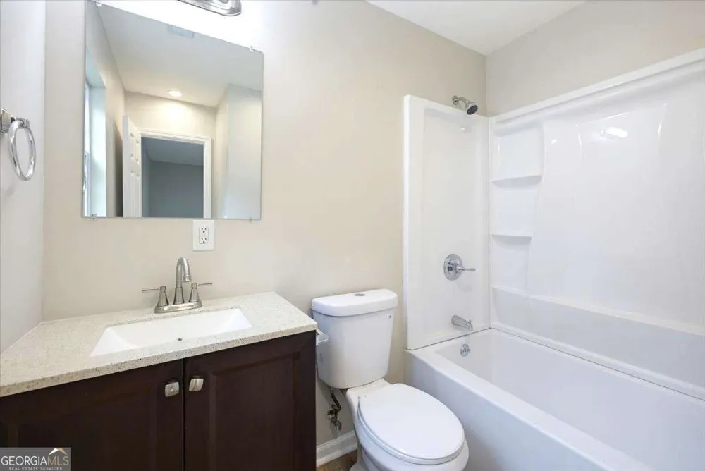 5612 Pine Gate DR Atlanta, GA 30349