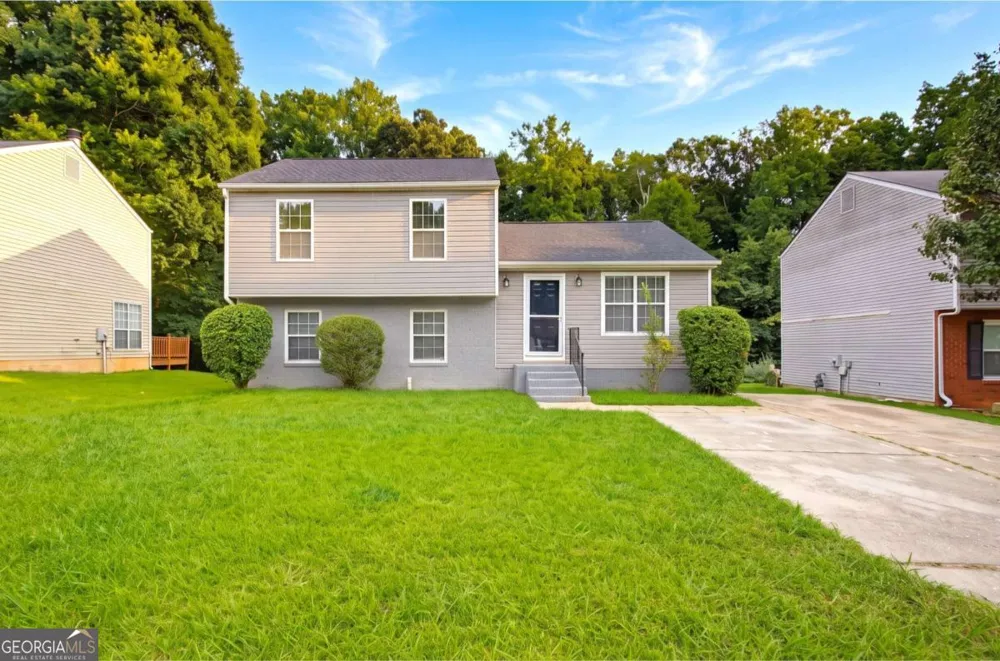 5612 Pine Gate DR Atlanta, GA 30349
