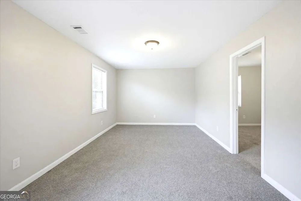 5612 Pine Gate DR Atlanta, GA 30349