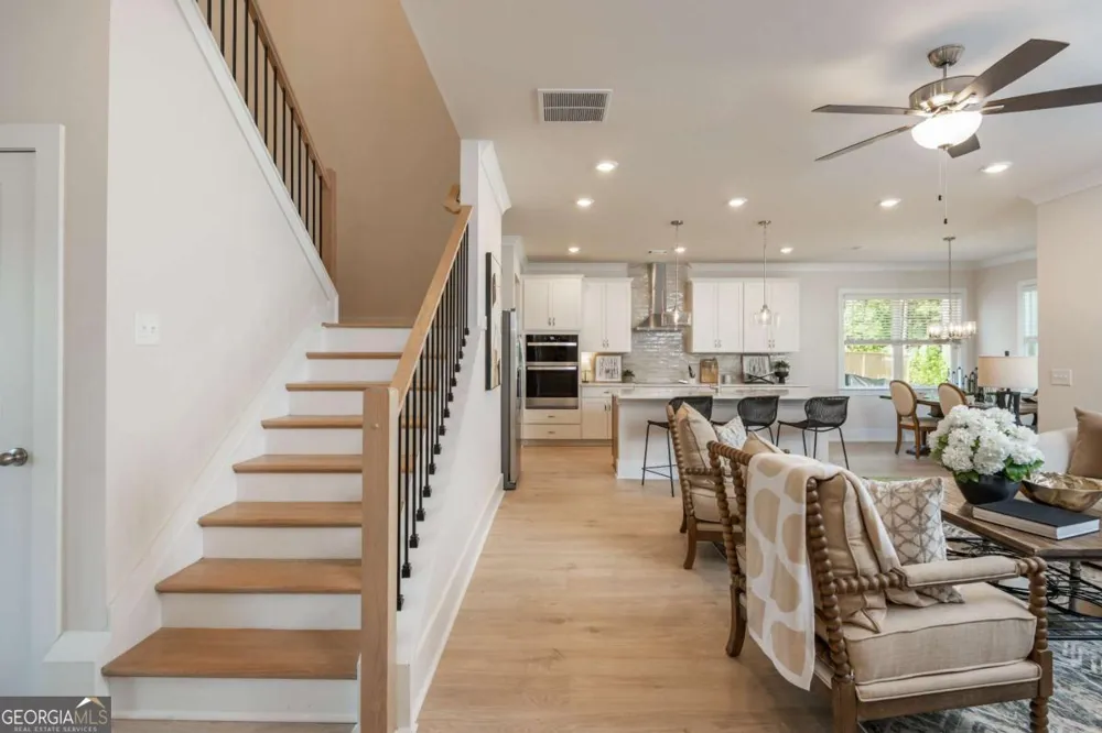 5587 Overview DR Flowery Branch, GA 30542