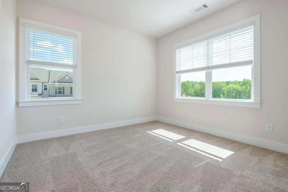 5587 Overview DR Flowery Branch, GA 30542