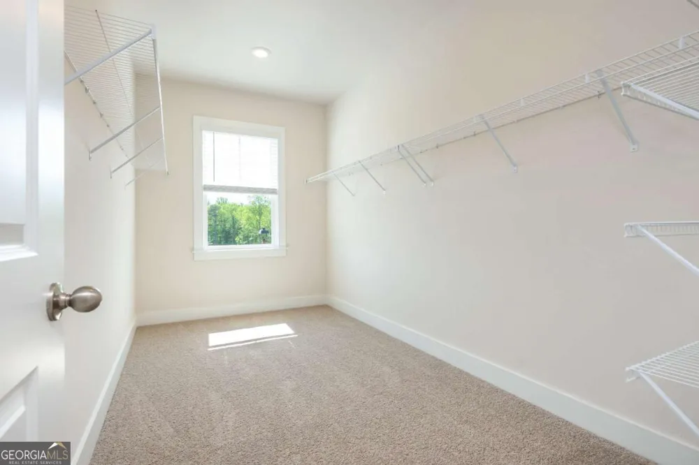 5587 Overview DR Flowery Branch, GA 30542