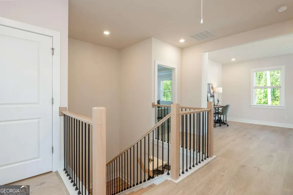 5587 Overview DR Flowery Branch, GA 30542