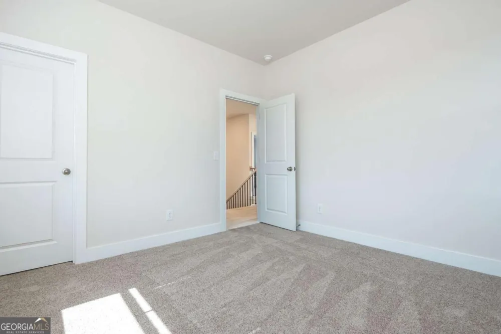 5587 Overview DR Flowery Branch, GA 30542