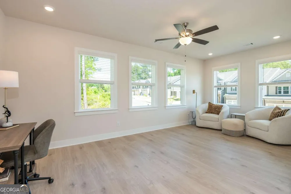 5587 Overview DR Flowery Branch, GA 30542