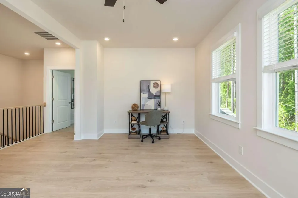 5587 Overview DR Flowery Branch, GA 30542