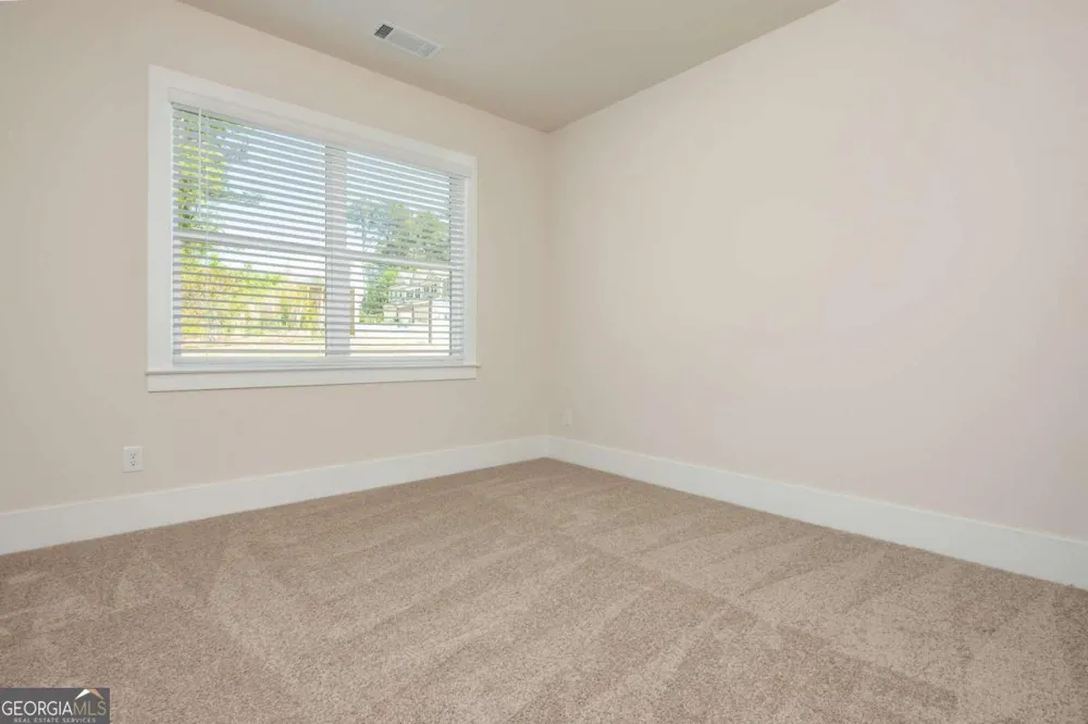 5587 Overview DR Flowery Branch, GA 30542