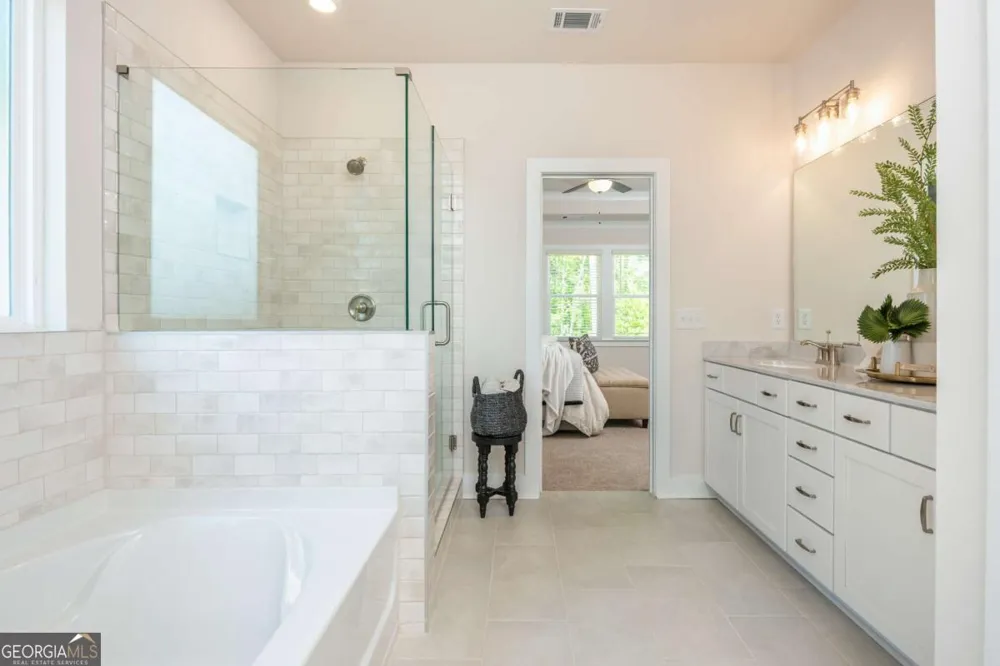 5587 Overview DR Flowery Branch, GA 30542