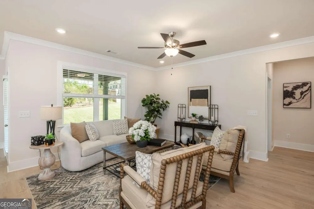 5587 Overview DR Flowery Branch, GA 30542