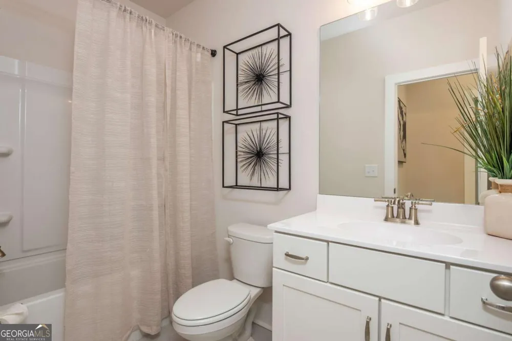 5587 Overview DR Flowery Branch, GA 30542