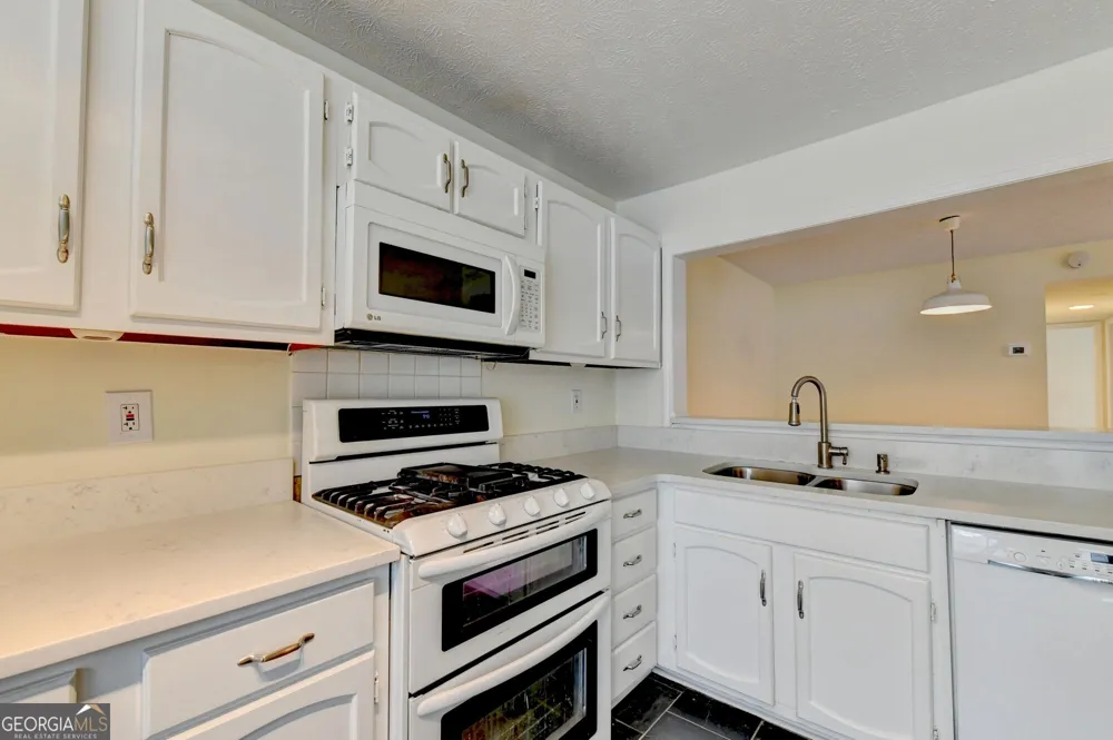1305 Weatherstone WAY NE Atlanta, GA 30324