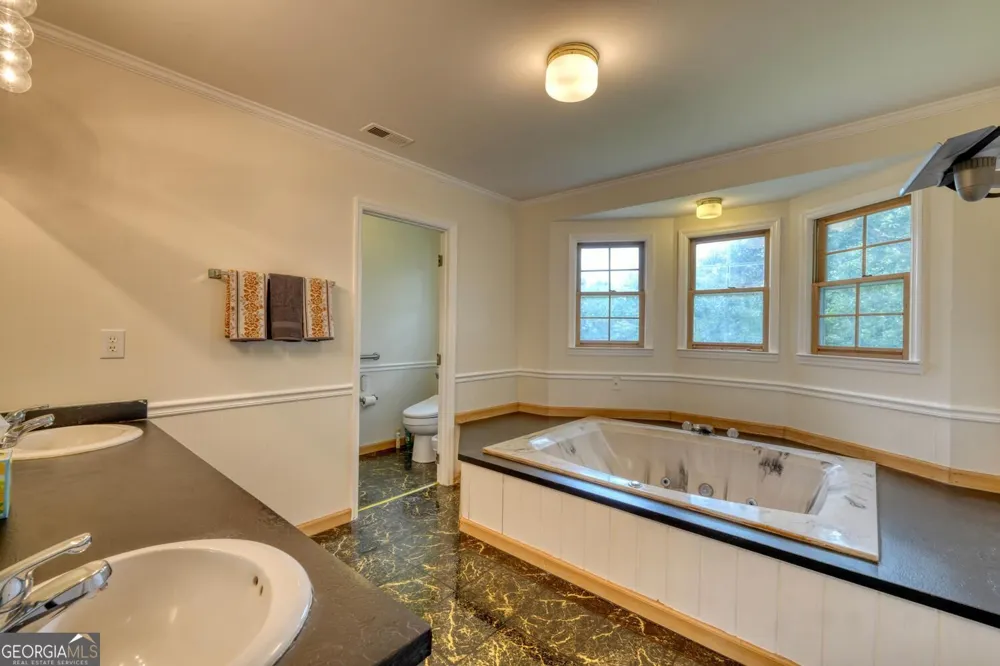151 Sharp Top Circle Blairsville, GA 30512