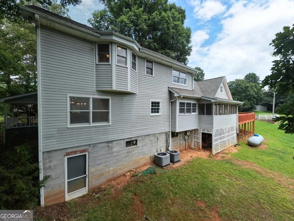 151 Sharp Top Circle Blairsville, GA 30512