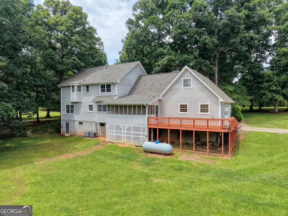 151 Sharp Top Circle Blairsville, GA 30512
