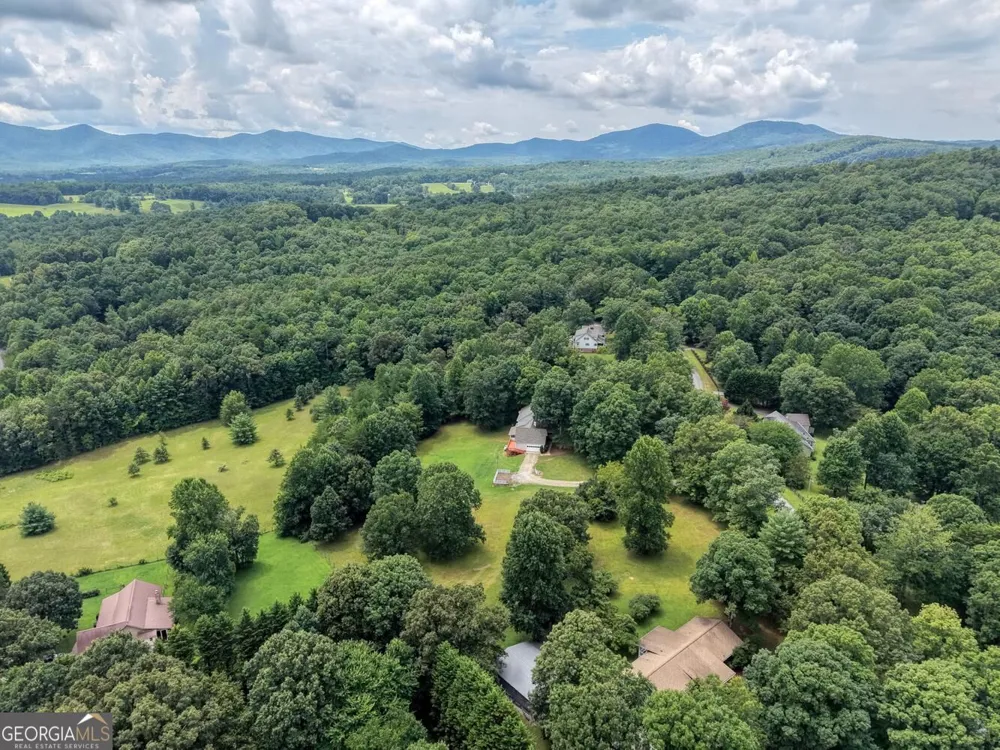 151 Sharp Top Circle Blairsville, GA 30512